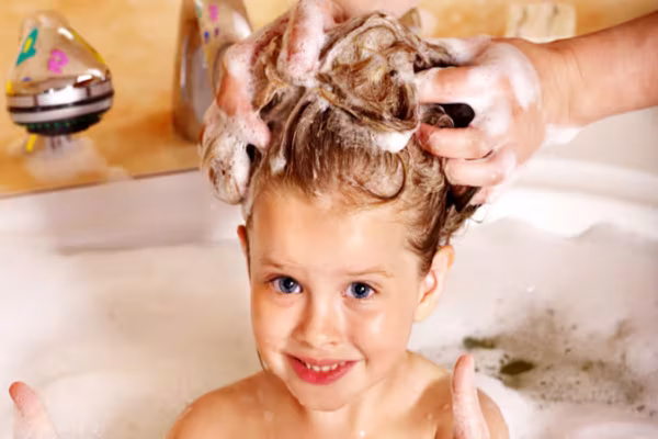7 Langkah Merawat Rambut Anak dengan Benar