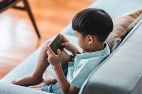 7 Tips Aman Menggunakan Gadget untuk Kesehatan Mata