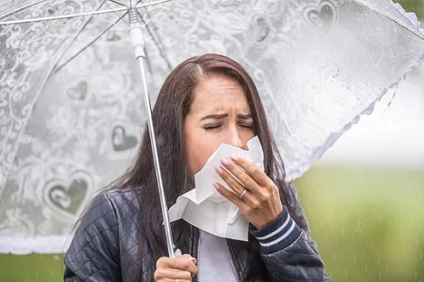 10 Cara Menghindari Infeksi Hidung Saat Musim Hujan 10 Cara Menghindari Infeksi Hidung Saat Musim Hujan