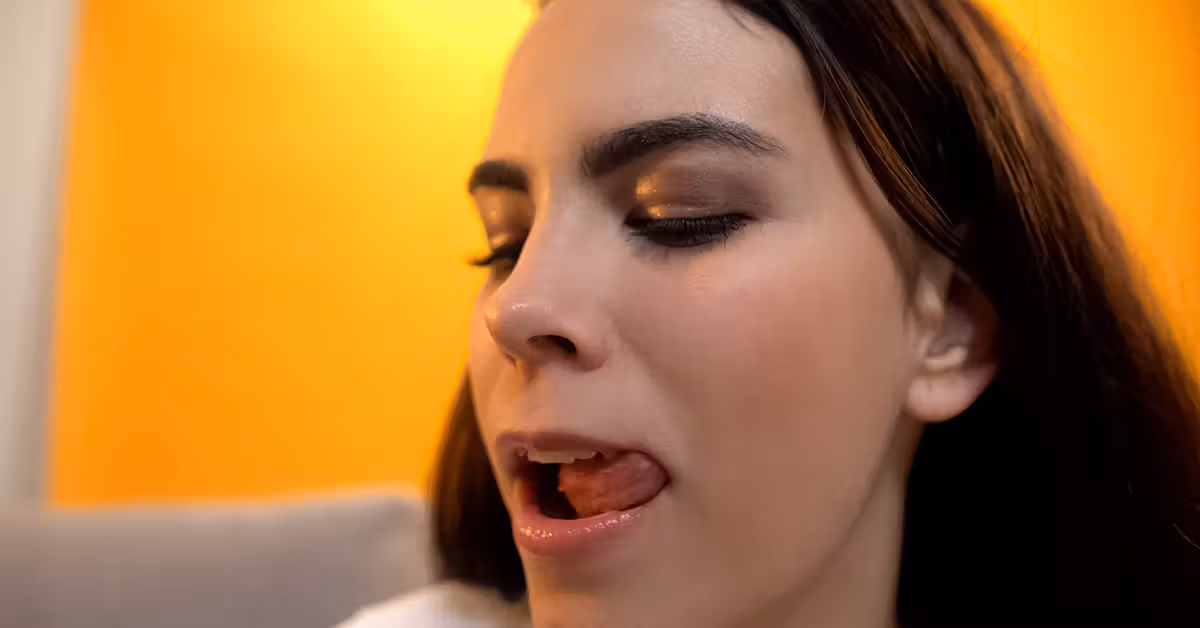 7 Cara Mengatasi Bibir Terlalu Sensitif