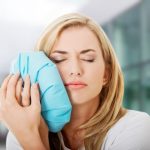 10 Cara Cepat Atasi Gusi Sakit Tanpa ke Dokter