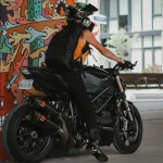 5 Tips Biar Pinggang Gak Capek Saat Naik Motor atau Mobil