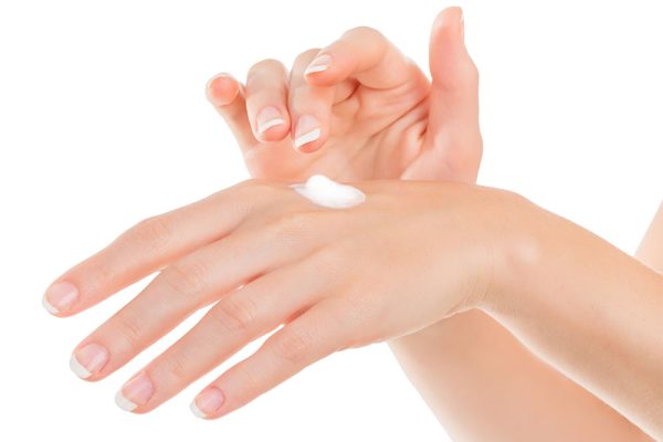 10 Cara Menjaga Tangan Tetap Lembap Secara Alami
