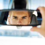 7 Tips Menjaga Kesehatan Mata Saat Berkendara Jauh