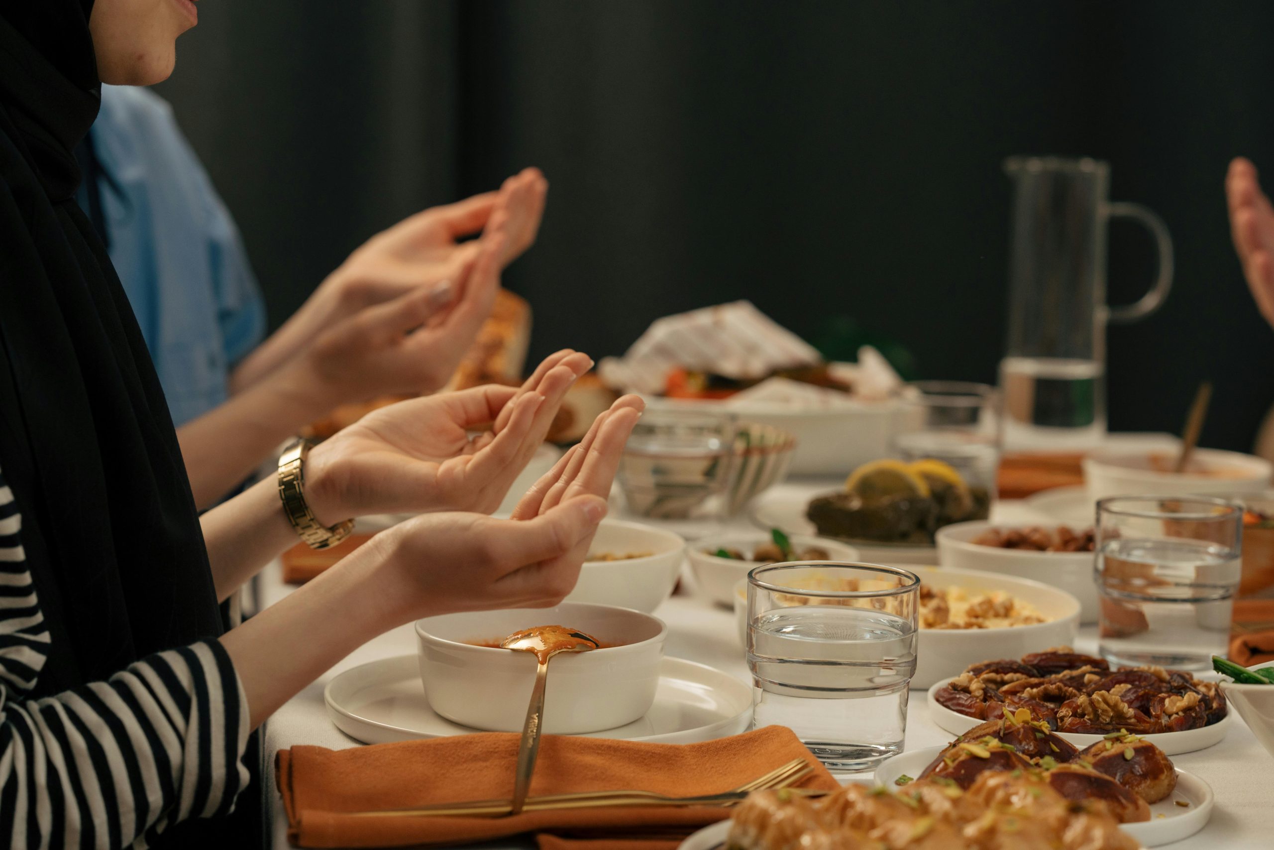 7 Tips Menjalani Diet Saat Bulan Puasa