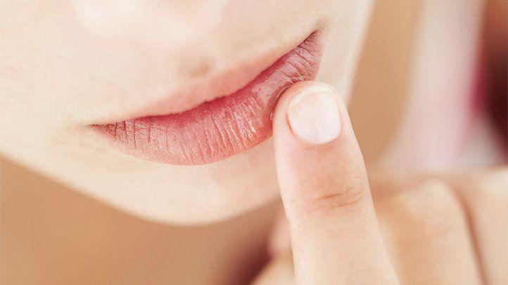 7 Kebiasaan yang Harus Dihindari Biar Bibir Gak Pecah-Pecah